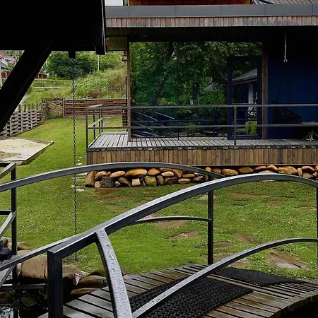 Veranda Lodge *
