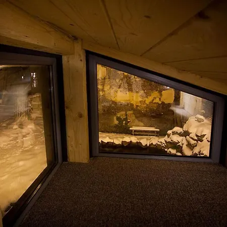 Veranda Orman Evi *